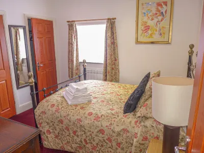 3 Primitive Mews Hotels near High Peak Bookstore and Cafe