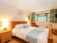 Lambkin Cottage Hotels in Saint Columb