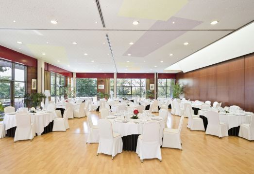 1. 아바 부르고스..