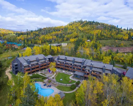 Caribou Highlands Lodge Hotels in Cook County