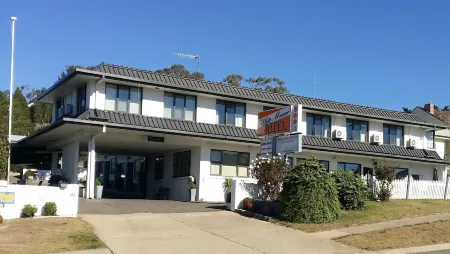 White Manor Motel Отели в г. Бинхура