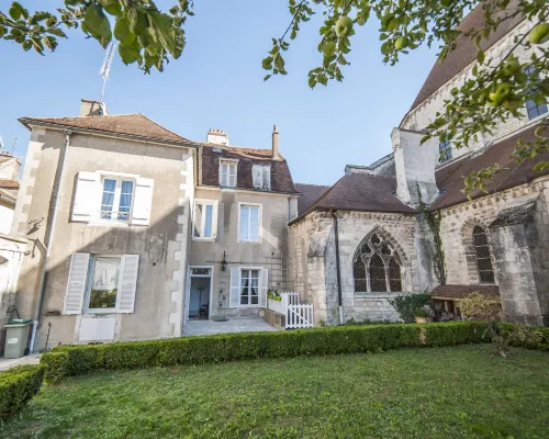 Maison des 7 Lieux Hotels in Chablis