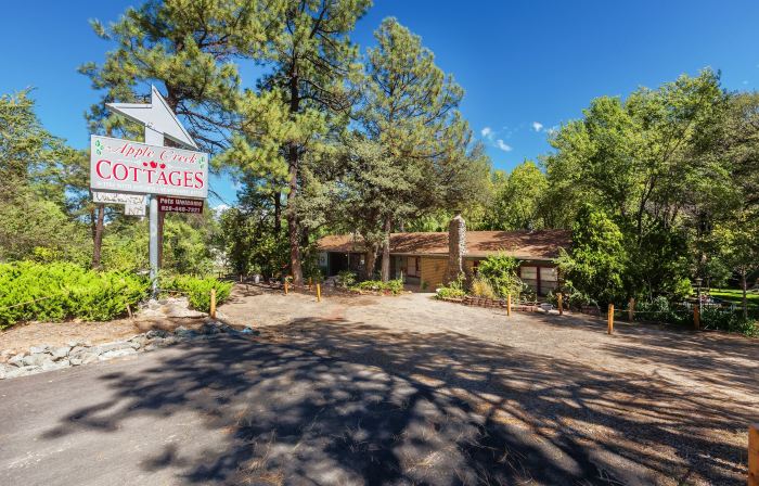 Apple Creek Cottages