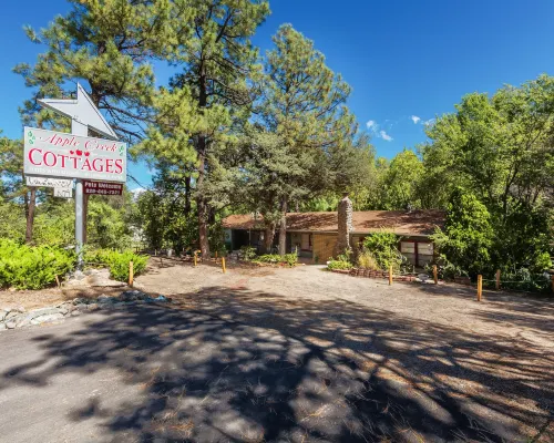 Apple Creek Cottages Hotels in Prescott