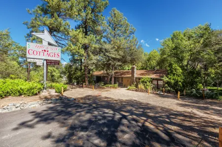 Apple Creek Cottages Отели рядом с достопримечательностью «Колледж Явапай»