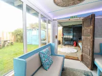 White Rabbit, Cross Lane - 2-Star