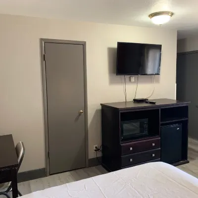 Stadium View Inn Hotels near New Era Field