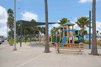 Awesome Family Friendly Beach Home - 1 Block to Ocean - 3Br/2Bath - Self Check in! (C1)