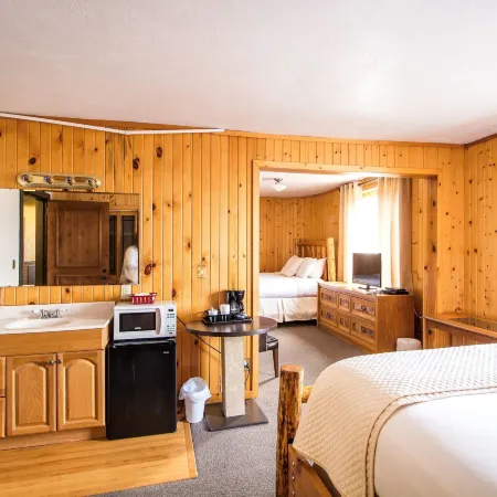 Colter's Lodge