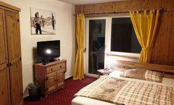 Hotel Mira