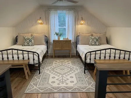 Ashling Acres Отели в г. Смирна