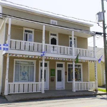 Auberge Jeunesse à Loulou