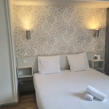 菲雅克原生酒店