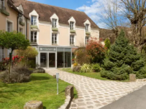 Hôtel Aux Vieux Remparts the Originals Relais Hotels in Provins