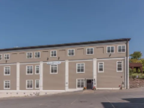 Harbor House Inn Hotels in Hounsfield