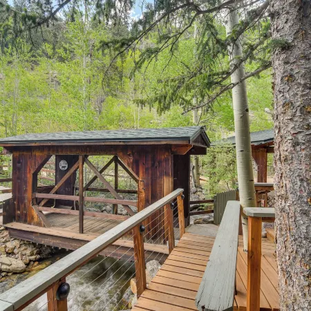Cabin on Clear Creek A Hobbits Retreat!