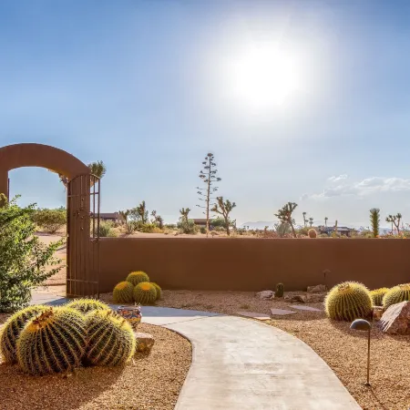 Horizon House Hot Tub, Fire Pit & BBQ Adobe in Jt 4 Bedroom Home by RedAwning