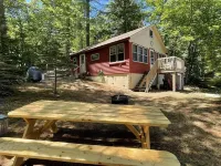 Moosey on Inn Limit 8 Cottage Hotels in Sebago