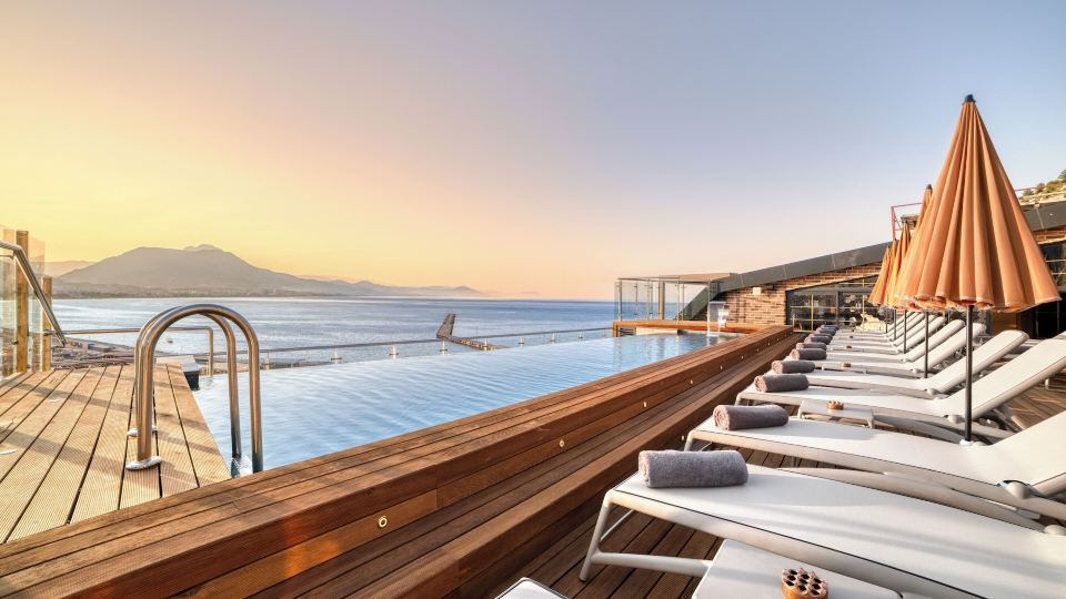 Numa Port Hotel