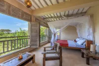 Tombo House
