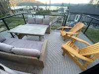 Luxury 4 Bedroom Lakehouse with Full Dock Access and Boat Slip