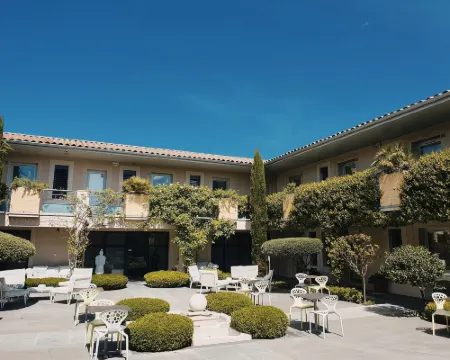 Patio de Violette Hotels in Uzes
