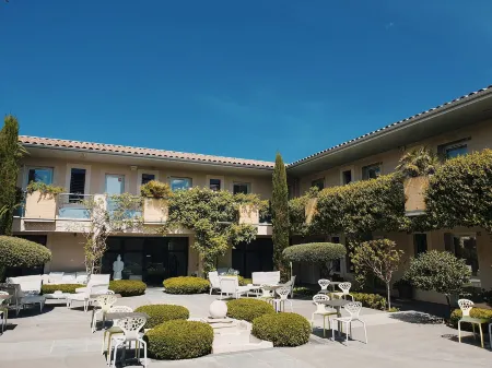 Patio de Violette Отели рядом с достопримечательностью «Uzes Cathedral»