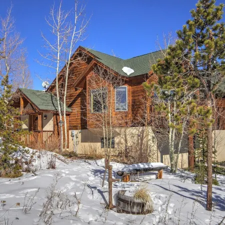 Sauterne Sanctuary 3Br 3ba 3 Bedroom Home by RedAwning