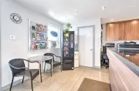 Motel Grande Ile Hotels in Valleyfield