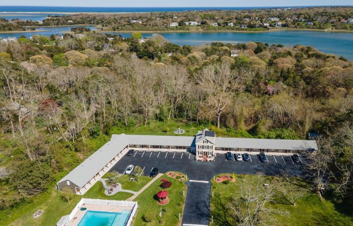 Eagle Wing Inn - Cape Cod
