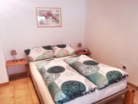 Vacation apartment HAUS KORJÄSSER, Moselle view and sun terrace Hotels in Löf