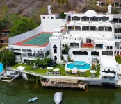 Marina Palace Teques Hotels in Jojutla