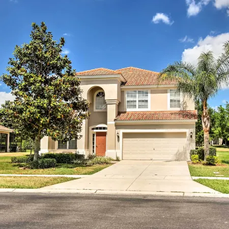 Spacious Kissimmee Villa - 3 Mi to Disney World!