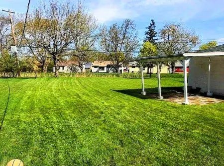 Private Buffalo Suburban Family Home Near Niagara Falls Отели рядом с достопримечательностью «Cheektowaga Volunteer Firemen's Memorial Park»