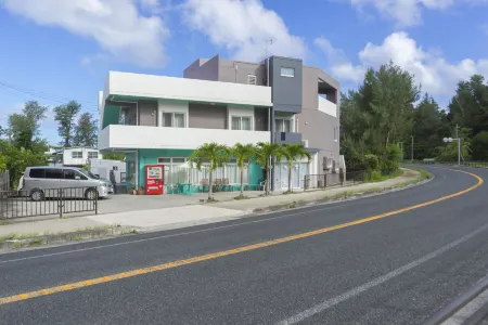 Ocean Villa Tin Gala Отели рядом с достопримечательностью «Benthos Divers»