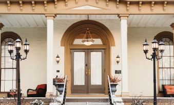 The Pepin Mansion B&B on Mansion Row - 10 Min to Start of the Bourbon Trail