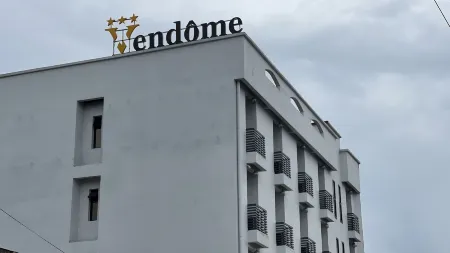 Hôtel Vendôme Douala Отели в г. Дуала