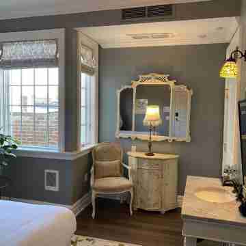 The Dutchess Inn and Spa at Beacon Rooms