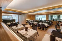 Hotel Alpina فنادق في Stumm
