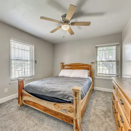 4 Mi to Museums: Roswell Getaway w/ Game Room!