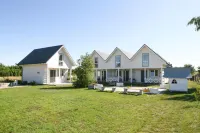 Terraced House Near Baltic Sea and Golf Course, Cleaning Included Hotel di 