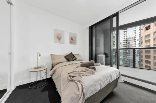 A Cozy Apt, Only a 5-min Walk to Victoria Market