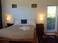 Cherry Top Farmstay - Boutique Eco Village - Pools