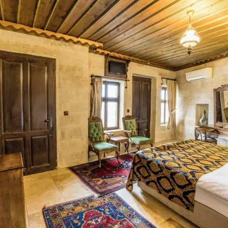 Phocas Cave Suites