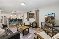 Lavender Suite Relaxed, Walkable Old Town Stay - Homestays