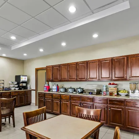 Country Inn & Suites by Radisson, Princeton, WV