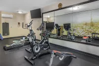 Best Western Plus Lees Summit Hotel  Suites - Gym