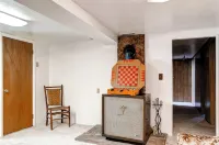 Charming Tropic Home by a Farm Near Bryce Canyon! - parking