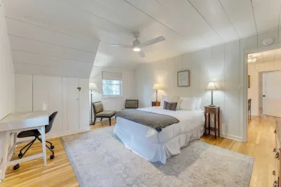 West Shore Lake House by AvantStay Ski Cabin w Backyard Sledding Hill Hotels near Tahoe Pines HOA Pier and Beach