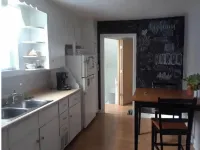Cozy 1 Bedroom in Highland Square, pets welcome!! Hotels in Akron